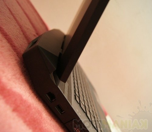 mobimaniak-asus-g73jw-zawiasy4 mobimaniak-asus-g73jw-zawiasy4