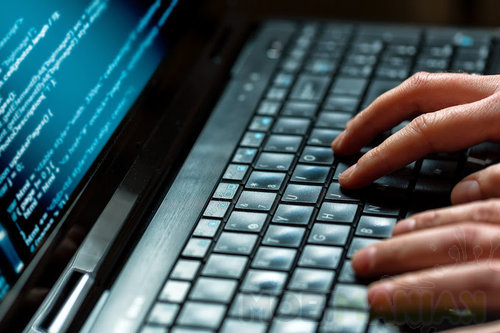 Fotolia_Laptop_dla_programisty_1