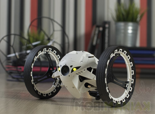 Parrot Jumping Sumo 1