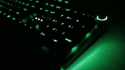 Razer Hunstman V2 Analog / fot. mobiManiaK.pl