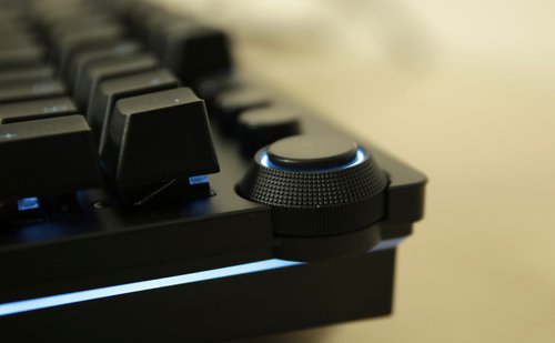 Razer Hunstman V2 Analog / fot. mobiManiaK.pl