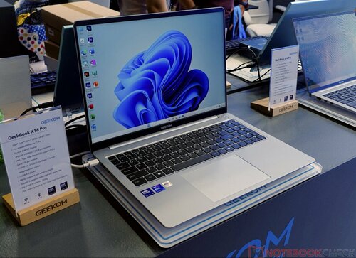 GEEKOM GeekBook X16 Pro