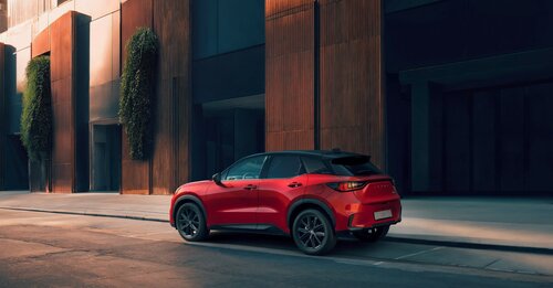 Nowy crossover Lexusa zużywa tylko 4,4 l/100 km