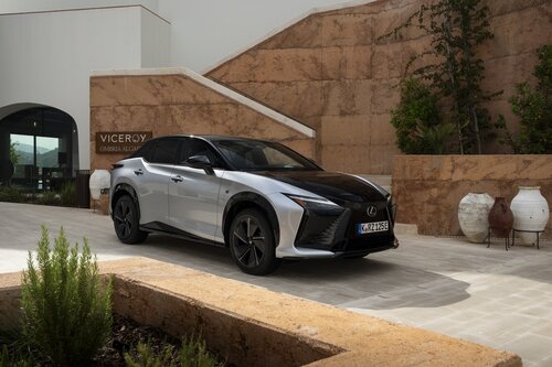 Najmocniejszy elektryk Lexusa wjeżdża w sprzedaży