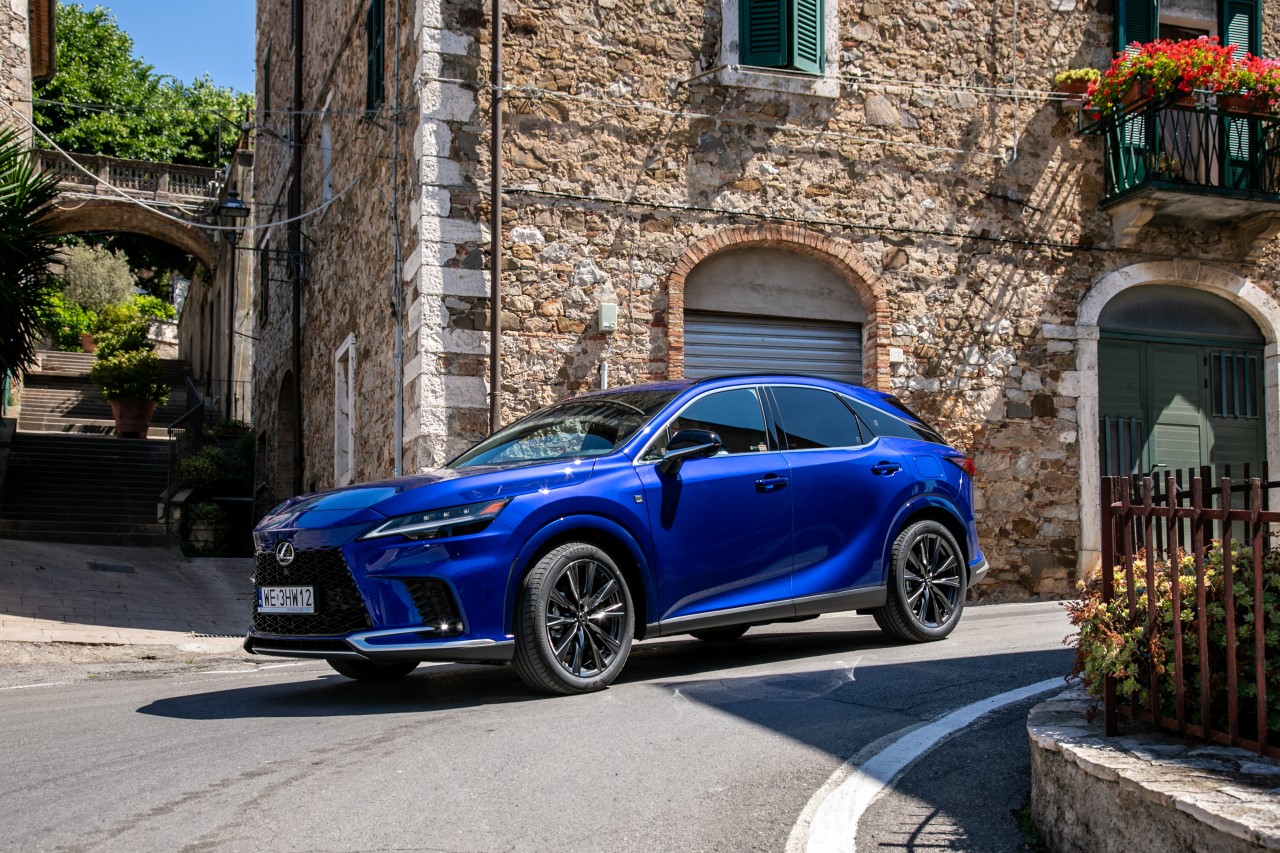 Lexus przecenił swoje auta choćby o 105 300 zł. Staniały modele z rocznika 2025 i 2026