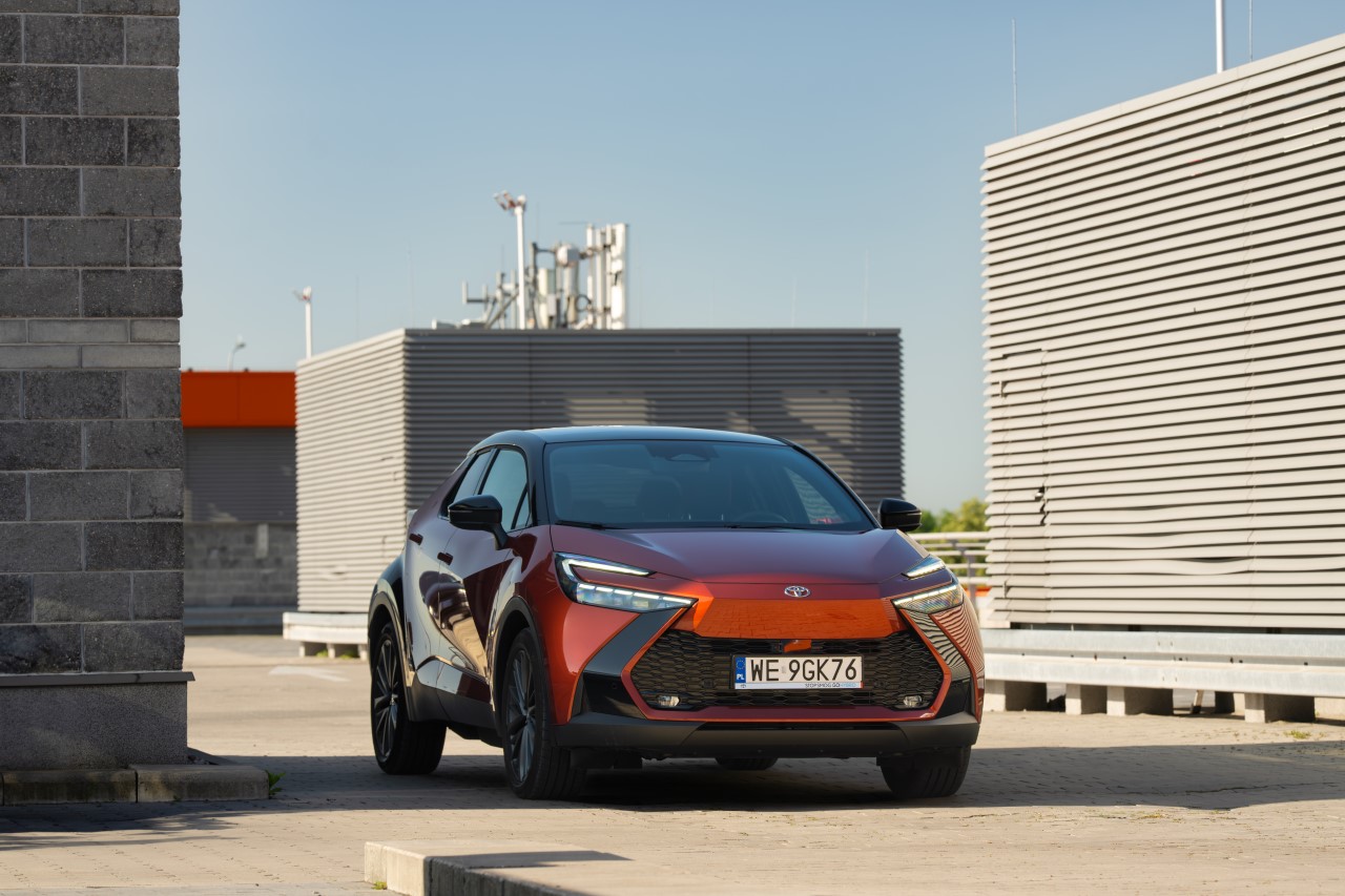 Toyota C-HR taniej choćby o 17 000 zł. Promocyjne szaleństwo od producenta