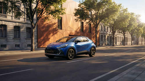 Toyota C-HR pozostaje liderem