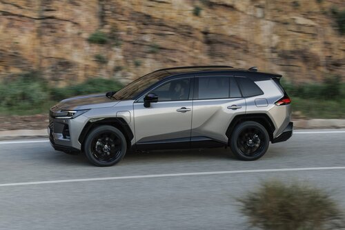 Toyota sprzedała setki tysięcy hybryd