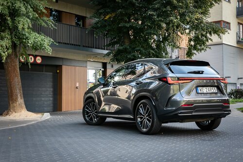 Lexus przecenia swojego SUV-a