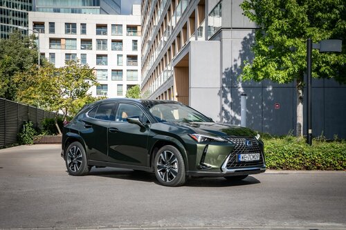 Lexus UX 300h dużo tańszy